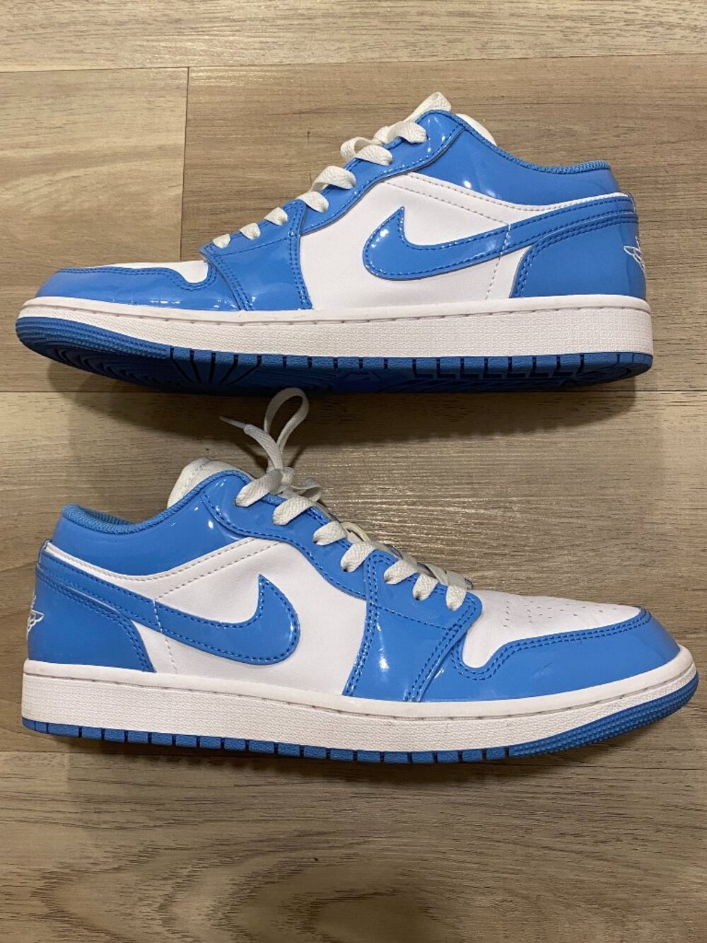 Air Jordan 1 Low SE Legend Blue Patent Menโs 9 Style Code: FZ2138-114 Women 10.5 - Picture 11 of 11